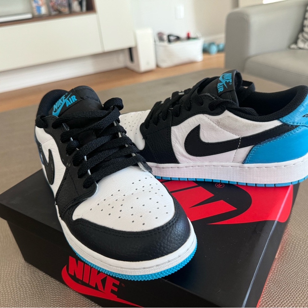 Air Jordan 1 Retro Low OG (GS) youth 5.5 white power blue black - Picture 11 of 12